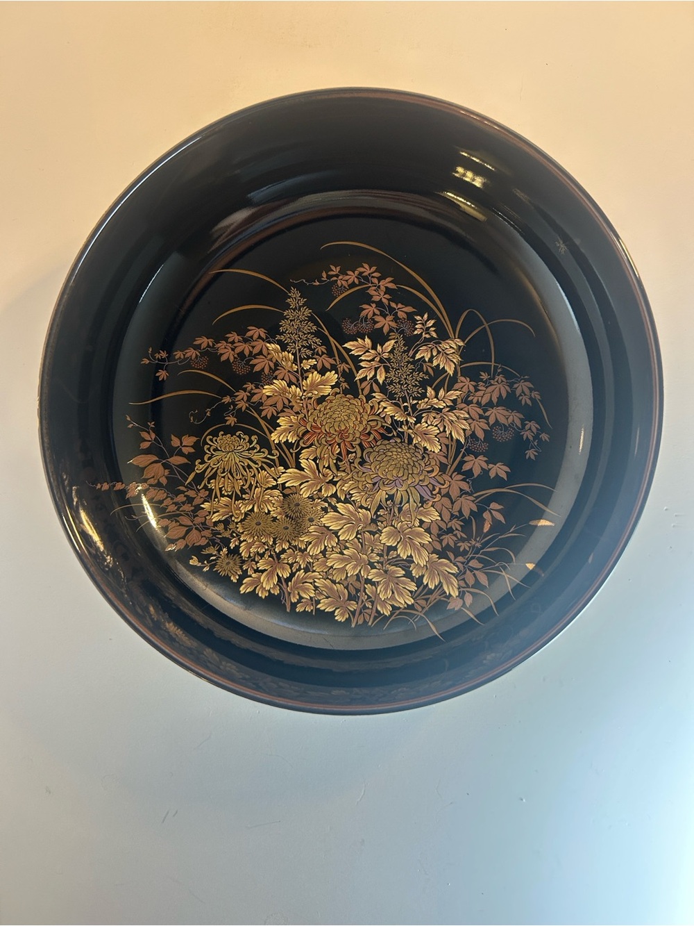 Vintage Japanese shibata porcelain serving bowl with Temuko-Kiki design.